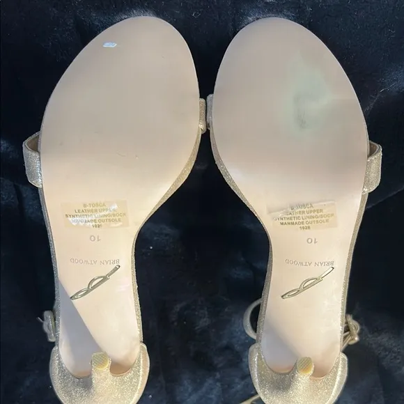 🔥🔥 BRIAN ATWOOD NWOT 🔥🔥 BRAND NEW Gold Stiletto With Tassel Detail