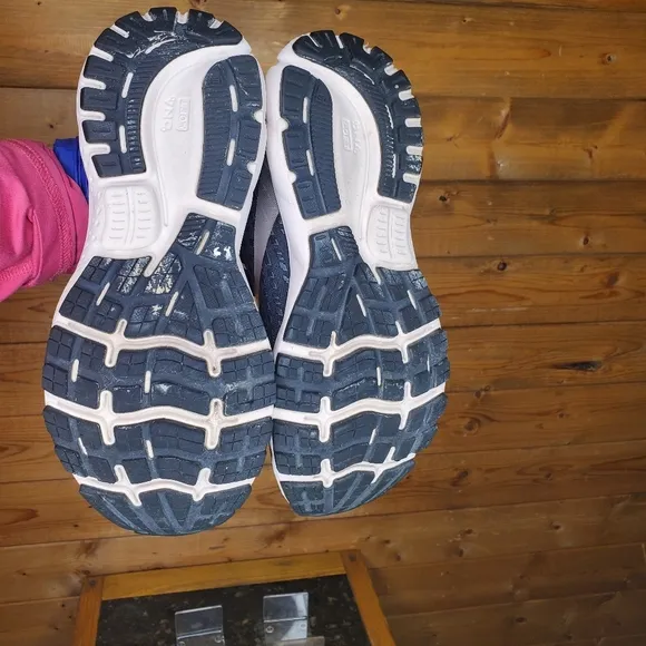 ❤️ BROOKS GHOST 13 Gray &amp; lavender light weight running tennis shoes Size 8.5