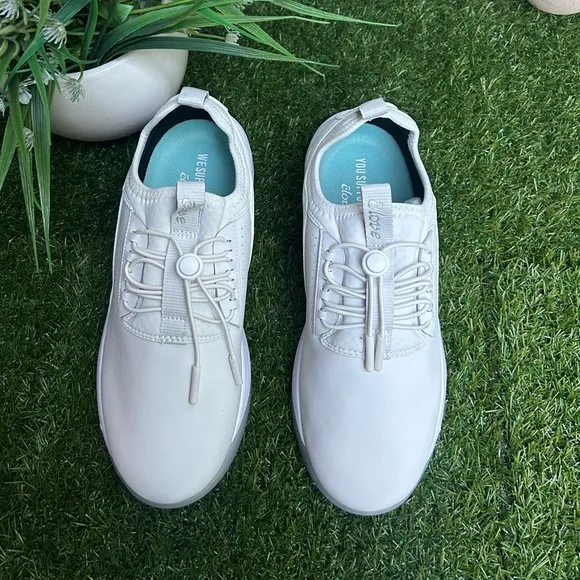 - - CLOVE NURSE SHOES new  Brilliant white size Women 8.5