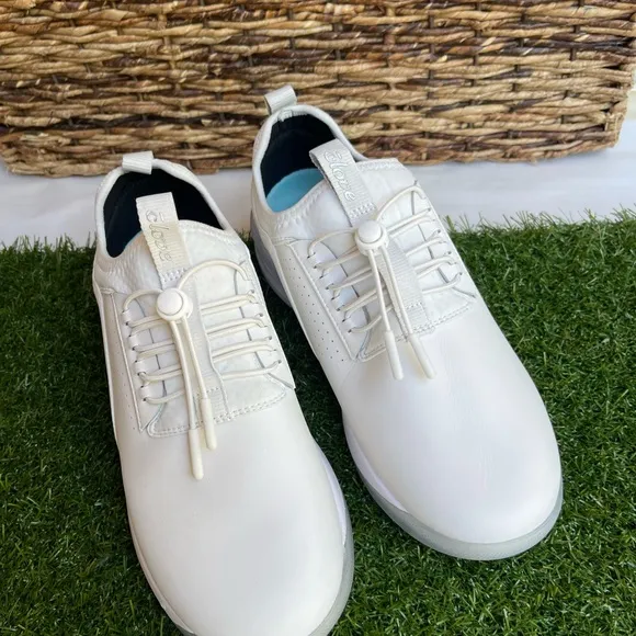 - - CLOVE NURSE SHOES new  Brilliant white size Women 8.5