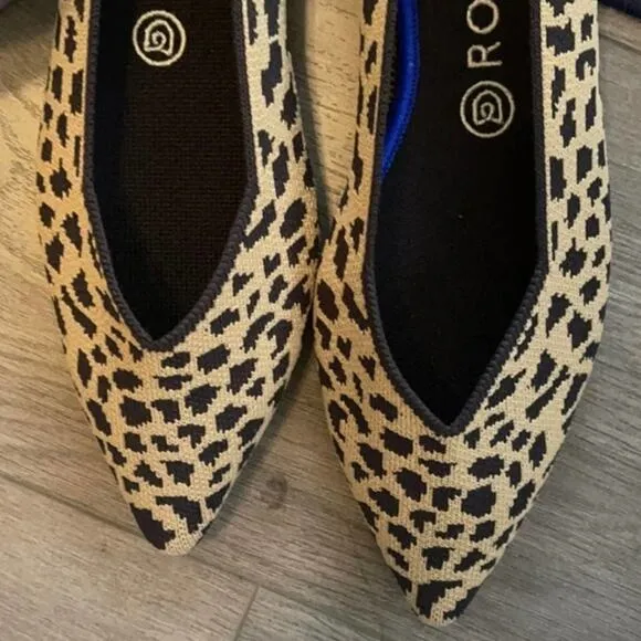 - - Rothys the point size 7 leopard print woman’s flat shoes