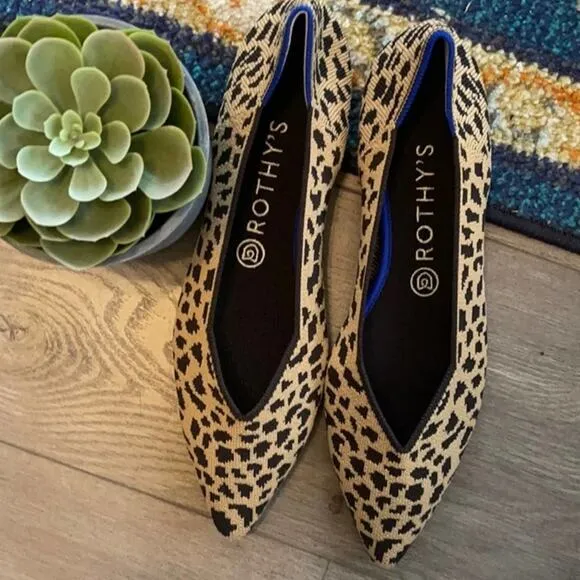 - - Rothys the point size 7 leopard print woman’s flat shoes