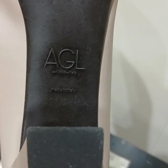 $385 AGL Leather Mila Cap Toe Pump Block Heel Shoes Sz 35.5/ 5.5US Made In Italy
