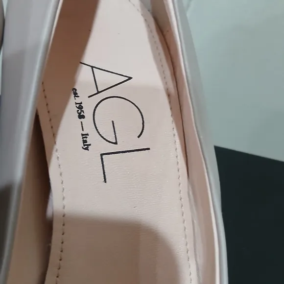 $385 AGL Leather Mila Cap Toe Pump Block Heel Shoes Sz 35.5/ 5.5US Made In Italy
