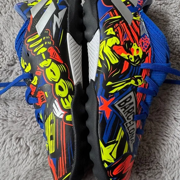 aAdidas Lionel Messi 19.2 Male Boy 5.5 Soccer Graphic Design Turf Soccer Cleats