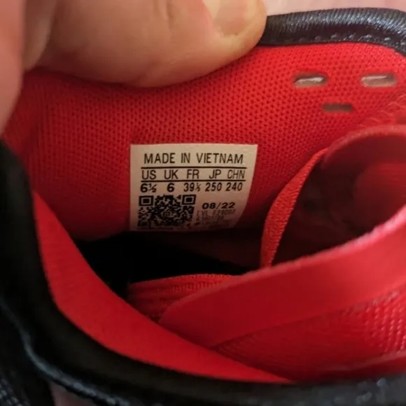 Adidas DON Issue 4 X Pixar The Incredibles Dash Kids 6.5Y Youth Red 122024