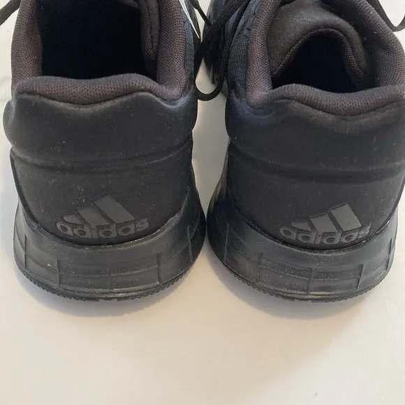 Adidas Duramo NWOT/ Mens running shoe 9 1/2 US