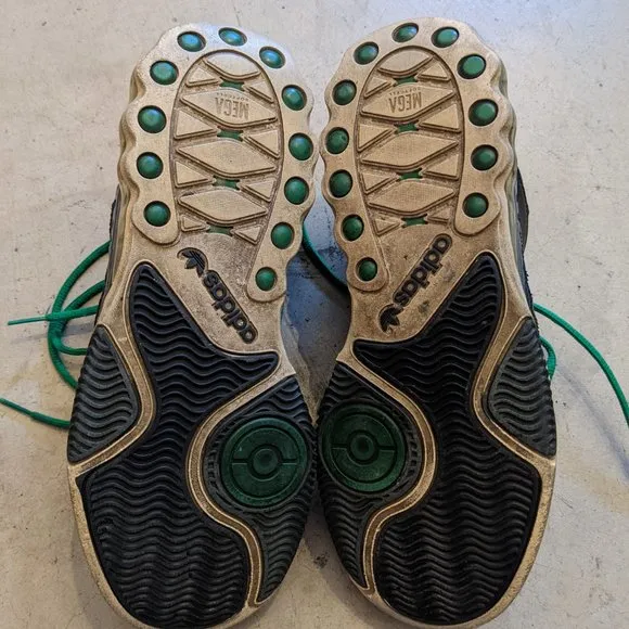 Adidas early 2010's MEGA SOFTCELL men's size 8.5 USED but lots of tread life