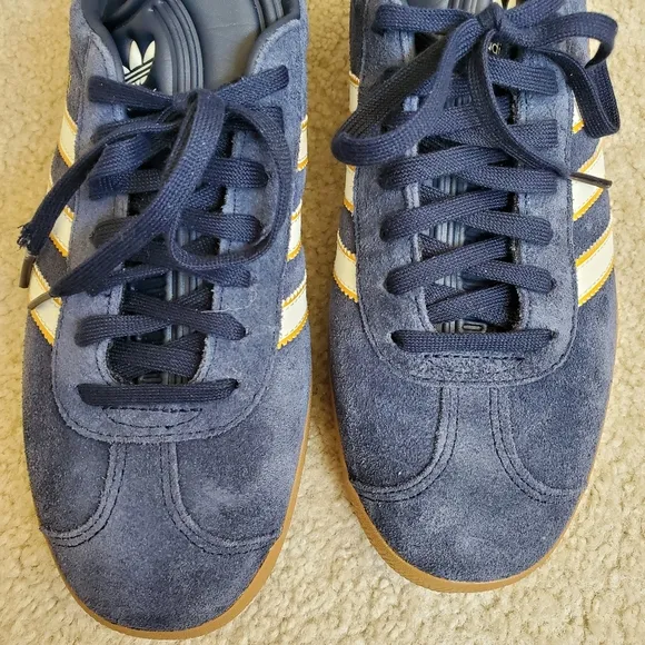 Adidas Gazelle Juventus Terrace Icons Shoes.  Size 6.5