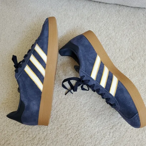 Adidas Gazelle Juventus Terrace Icons Shoes.  Size 6.5