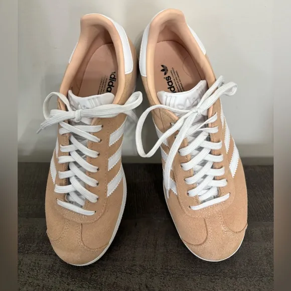 ADIDAS GAZELLE SHOES, HALO BLUSH, WMS SZ 6.5, EXCELLENT - LIKE NEW CONDITION