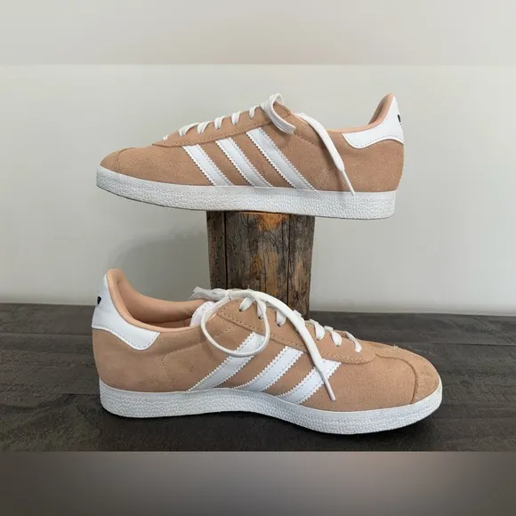 ADIDAS GAZELLE SHOES, HALO BLUSH, WMS SZ 6.5, EXCELLENT - LIKE NEW CONDITION