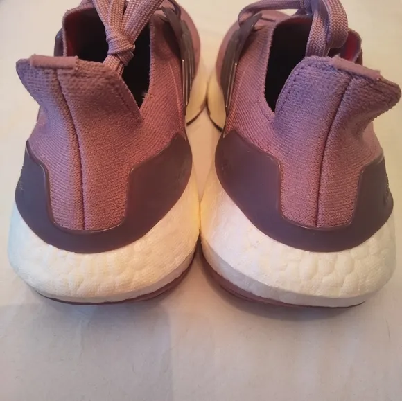 Adidas Junior Girls Ultraboost 22 - Size 5.5
