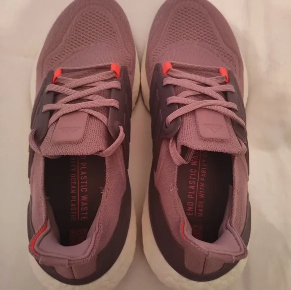 Adidas Junior Girls Ultraboost 22 - Size 5.5