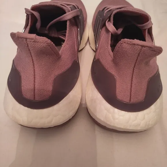 Adidas Junior Girls Ultraboost 22 - Size 5.5