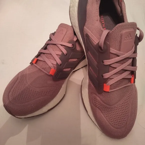 Adidas Junior Girls Ultraboost 22 - Size 5.5
