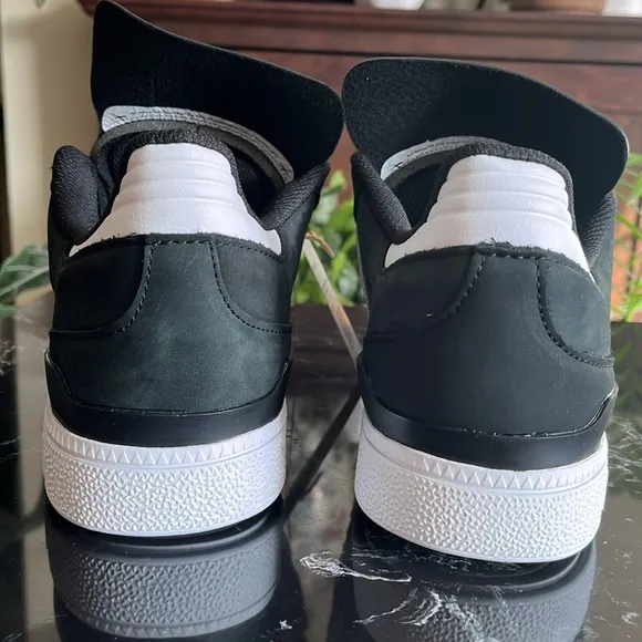 🖤🤍👟adidas Men's Busenitz Shoes-10 Core Black Cloud White and Gold Metallic-10