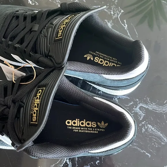 🖤🤍👟adidas Men's Busenitz Shoes-10 Core Black Cloud White and Gold Metallic-10