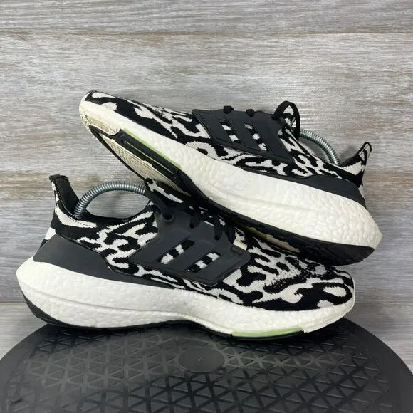 Adidas Men's UltraBoost 22 Zebra Athletic Sneakers Size 8.5
