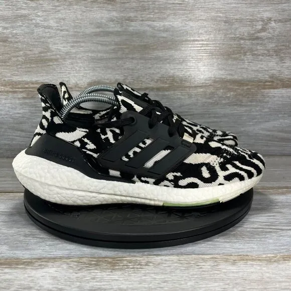 Adidas Men's UltraBoost 22 Zebra Athletic Sneakers Size 8.5
