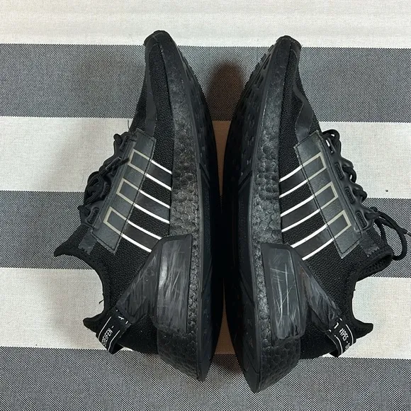 Adidas NMD R1 V2 SHOES Mens Athletic Shoes Sneakers Black White Size 8 1/2