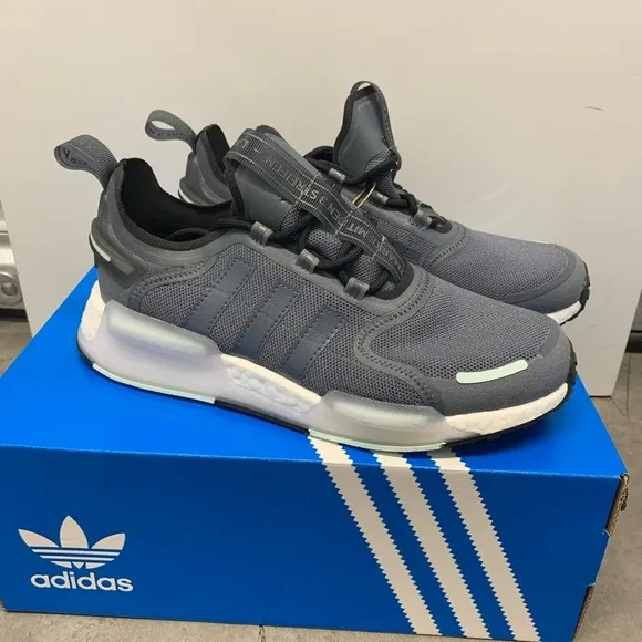 adidas NMD R1 V3 Grey Onix Ice Mint