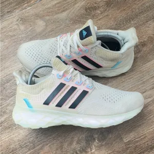 ADIDAS ORIGINAL WOMEN ULTRABOOST WEB DNA SIZE 9- GX2137