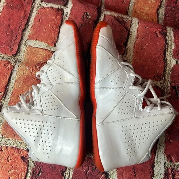 Adidas Pro Men's Smooth Feather White Orange Basketball Shoes Sneakers size 9.5