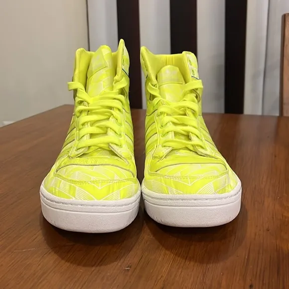 Adidas Rivalry Hi High shoes sneakers new D65195 Men’s Size 10 neon