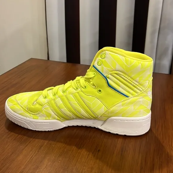 Adidas Rivalry Hi High shoes sneakers new D65195 Men’s Size 10 neon