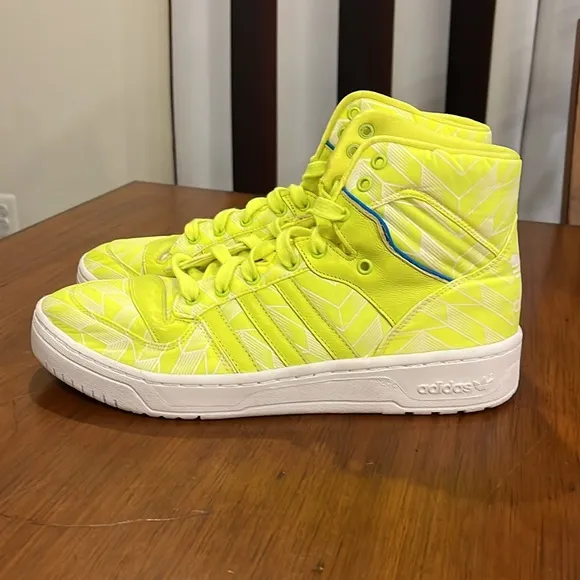 Adidas Rivalry Hi High shoes sneakers new D65195 Men’s Size 10 neon