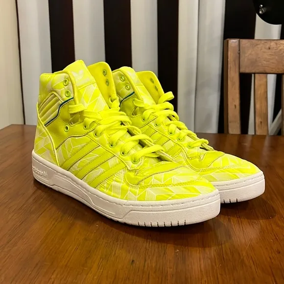 Adidas Rivalry Hi High shoes sneakers new D65195 Men’s Size 10 neon