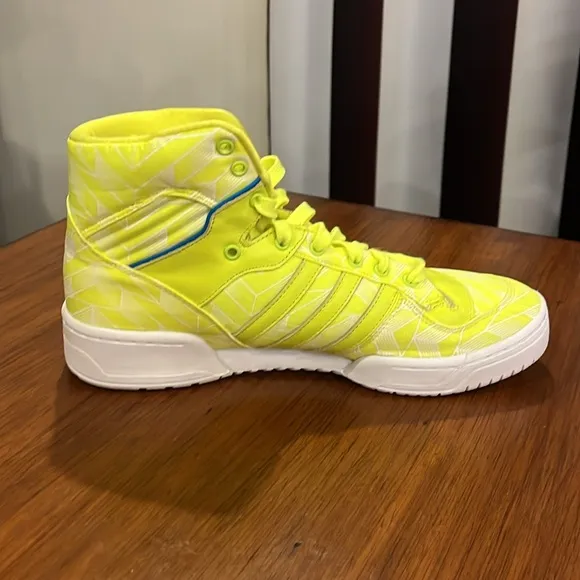 Adidas Rivalry Hi High shoes sneakers new D65195 Men’s Size 10 neon