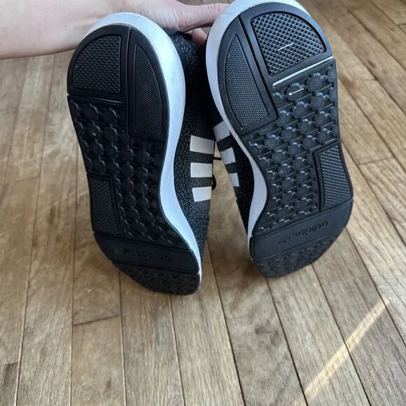 adidas Swift Run 22 Black Grey men's size 9 NEW