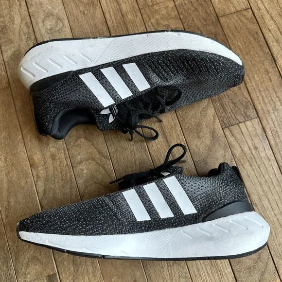 adidas Swift Run 22 Black Grey men's size 9 NEW