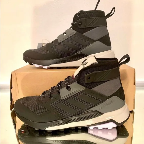 Adidas Trrrex Trailmaker Mid Hiking Shoes Women’s Sz 10 FU7243
