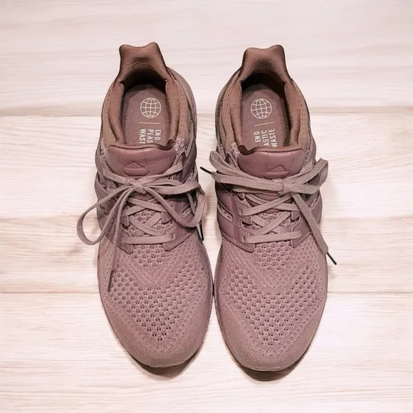 ADIDAS Ultraboost‎ DNA Women’s size 9.5 Wonder color Wonder Oxide