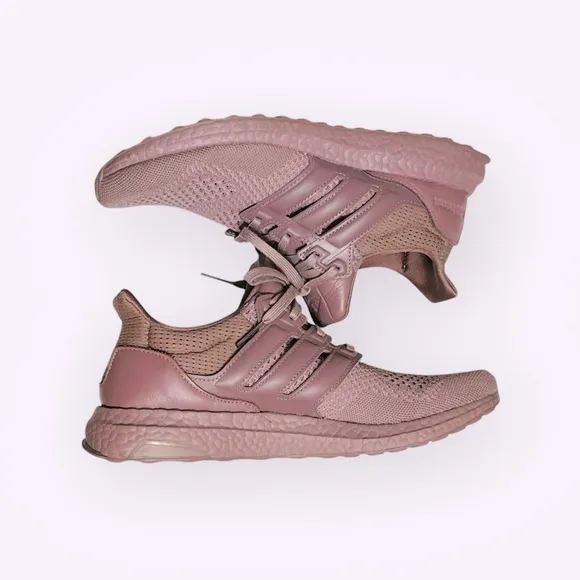 ADIDAS Ultraboost‎ DNA Women’s size 9.5 Wonder color Wonder Oxide