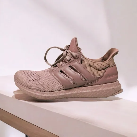 ADIDAS Ultraboost‎ DNA Women’s size 9.5 Wonder color Wonder Oxide