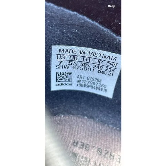 ADIDAS women's NMD_R1 Spectoo Blk Iridescent GZ9288 NWOB size 7.
