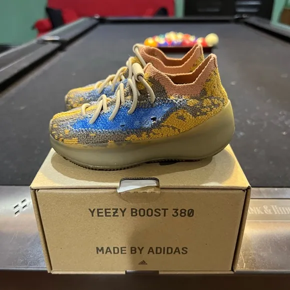 adidas Yeezy Boost 380 Blue Oat Infant 6K Q47396
