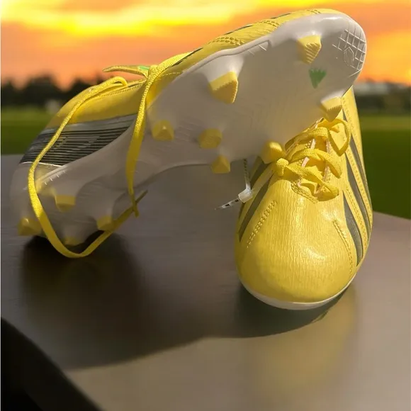 Adidas Yellow and Black Athletic Shoes Sleek Design