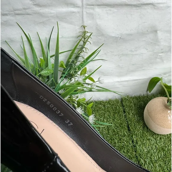 AGL Black Patent leather heel pump size 37 US 7 like new $440
