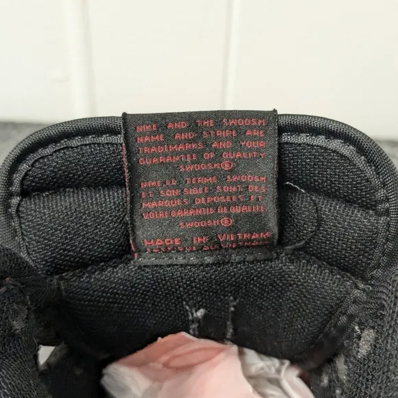Air Jordan 1 Retro High OG Bred Red Black Size 5.5 Women