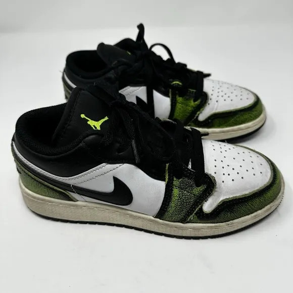 Air‎ Jordan 1 SE Low Wear-Away - Electric Green - Size 3.5Y
