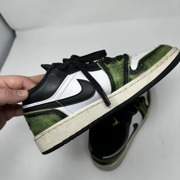 Air‎ Jordan 1 SE Low Wear-Away - Electric Green - Size 3.5Y
