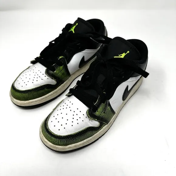 Air‎ Jordan 1 SE Low Wear-Away - Electric Green - Size 3.5Y