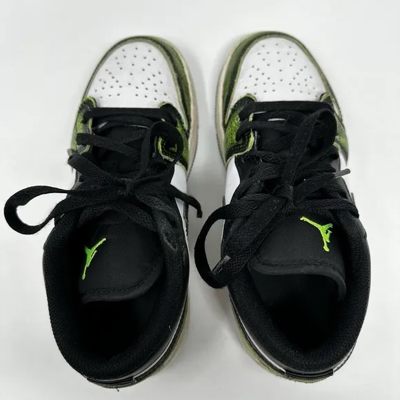 Air‎ Jordan 1 SE Low Wear-Away - Electric Green - Size 3.5Y