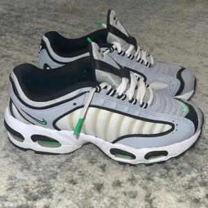Air Max Tailwind 4 GS 'Wolf Grey Green Spark' Size: 6Y