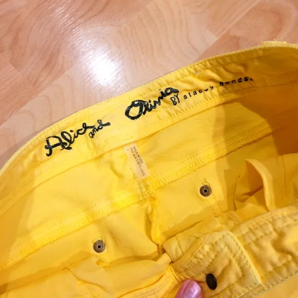 Alice   Olivia Yellow Flare Bell Bottom Jeans Size 2